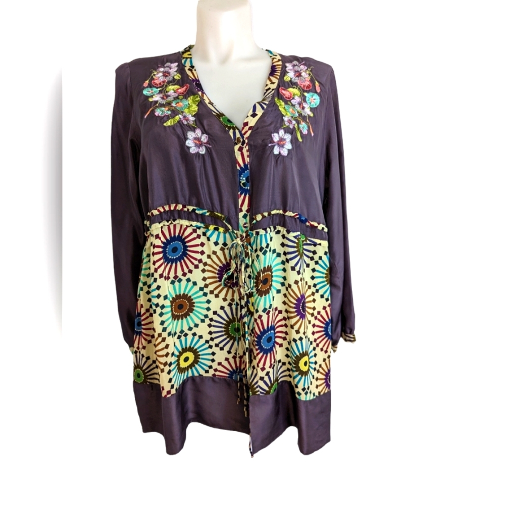 Johnny Was Plus Size Gray Embroidered Tunic Top...Size 2x